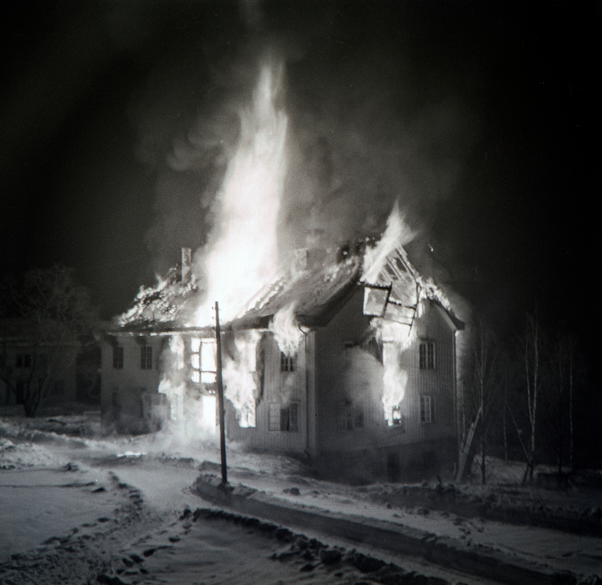 BRANN PÅ BLÆSTAD, VINTER, 1948