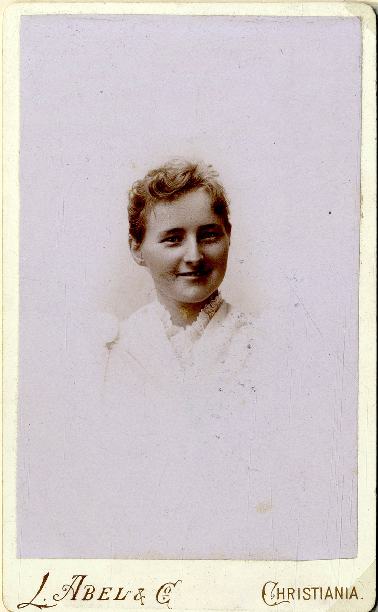 Kvinneportrett
