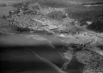 Flygfoto över Vad, Söderbärke. Smedjebacken 1958.