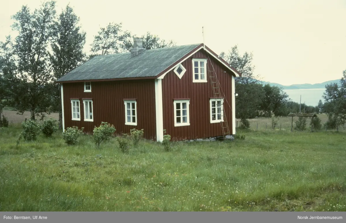 Ved plassen Sollia i Fagervika ved Leirfjorden i Leirfjord kommune