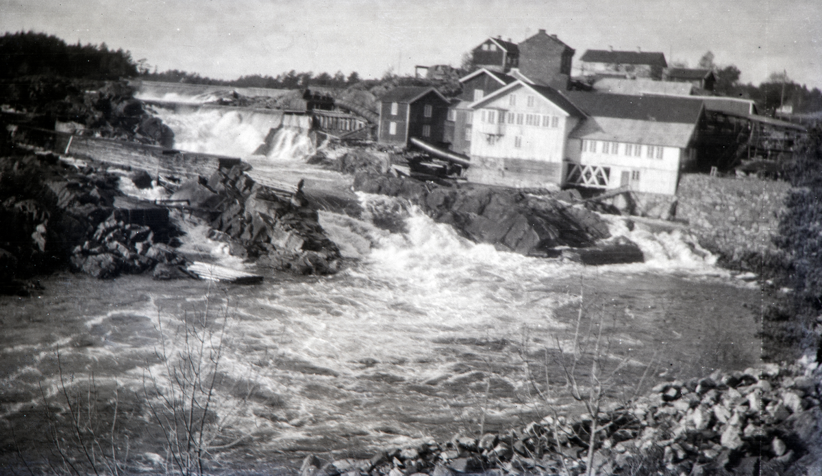 Aust-Agder, Arendal kommune, Øyestad, Nidelva, Rygenefossen, Smith & Thommessen Tresliperi, tremasse, Rykene fabrikker, Rygene Smith & Thommessen, Rygene tremassefabrikk,