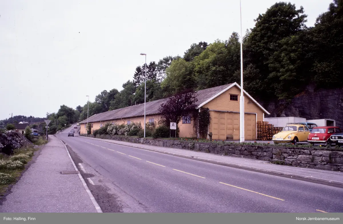 Vognhallen på Os stasjon på nedlagte Nesttun-Osbanen