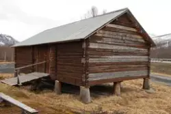 Treskelåven på Bardu bygdetun