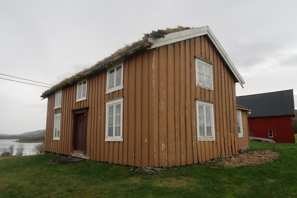 Heimerstua på Hofsøy bygdetun er bygd ca. 1875. Da Heimerstua ble bygd, avløste den gammelstua som bolighus på gården. 