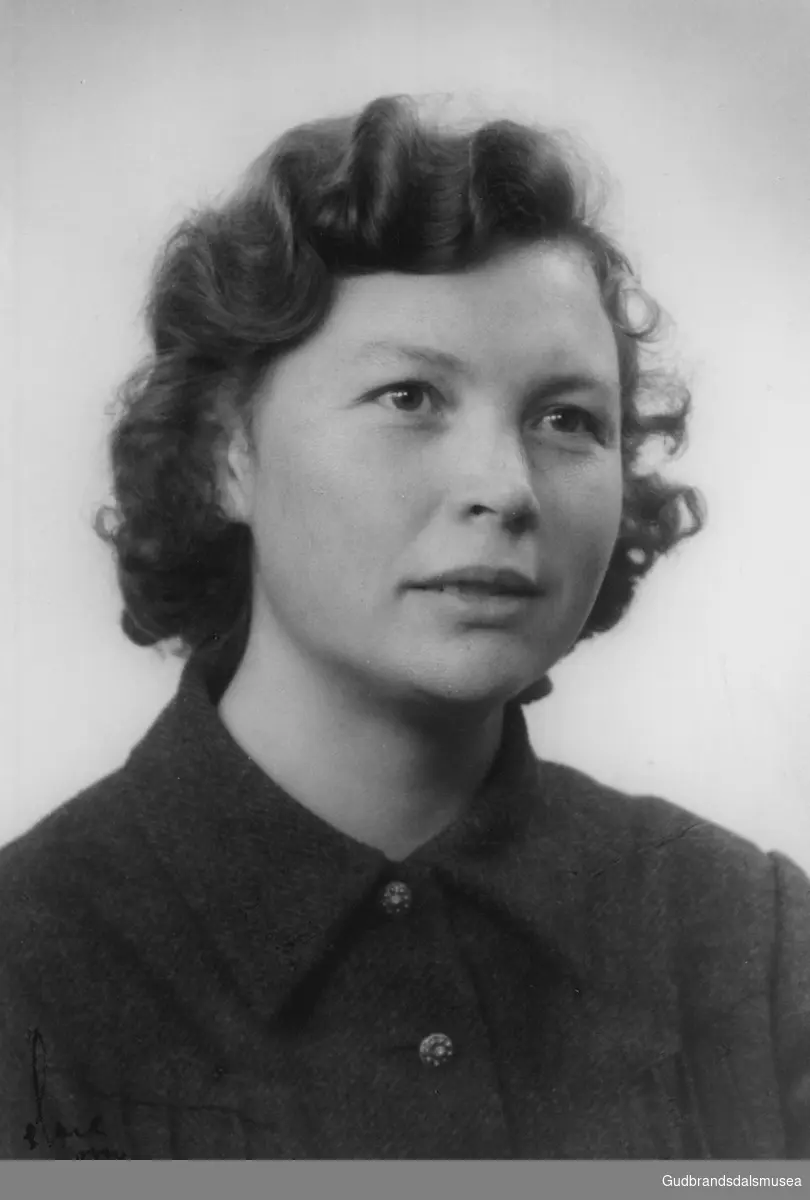 Aslaug Høydal (1916-2007)