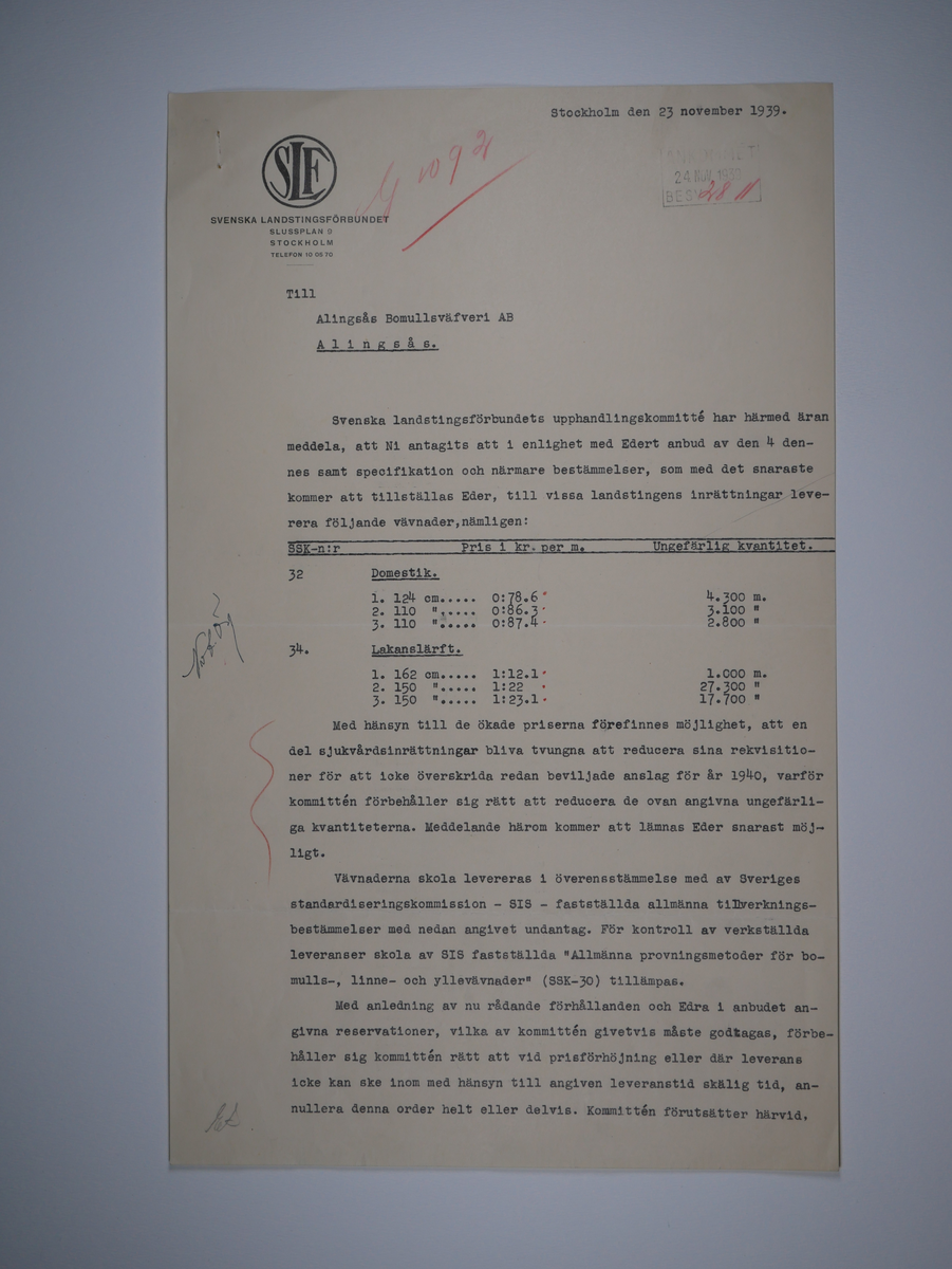 Alingsås Bomullsväveri AB

Handlingar som rör leveranskontrakt.
Kontrakt med bland annat Arméns centrala beklädnadsverkstad och Svenska landstingsförbundet.

Cirka 1930- och 1940tal.

Gåva 1983-05 av Almedahls AB