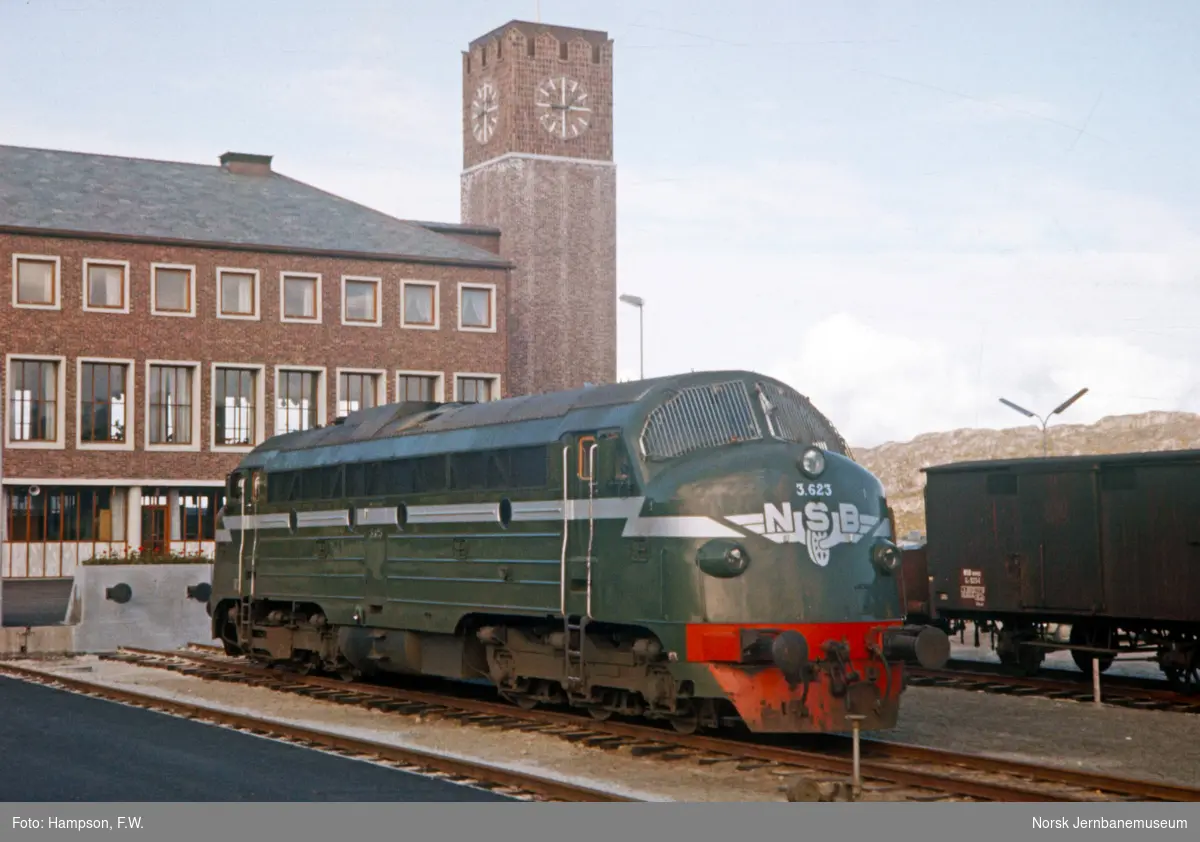 Diesellokomotiv Di 3 623 på Bodø stasjon