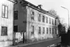 Dokumentation av Hunnebergsgatan 1 inför stundande renovering. Huskroppen i hörnet av Barfotegatan hade man bestämt att bevara för att ingå i det planerade äldreboendet Aspen.