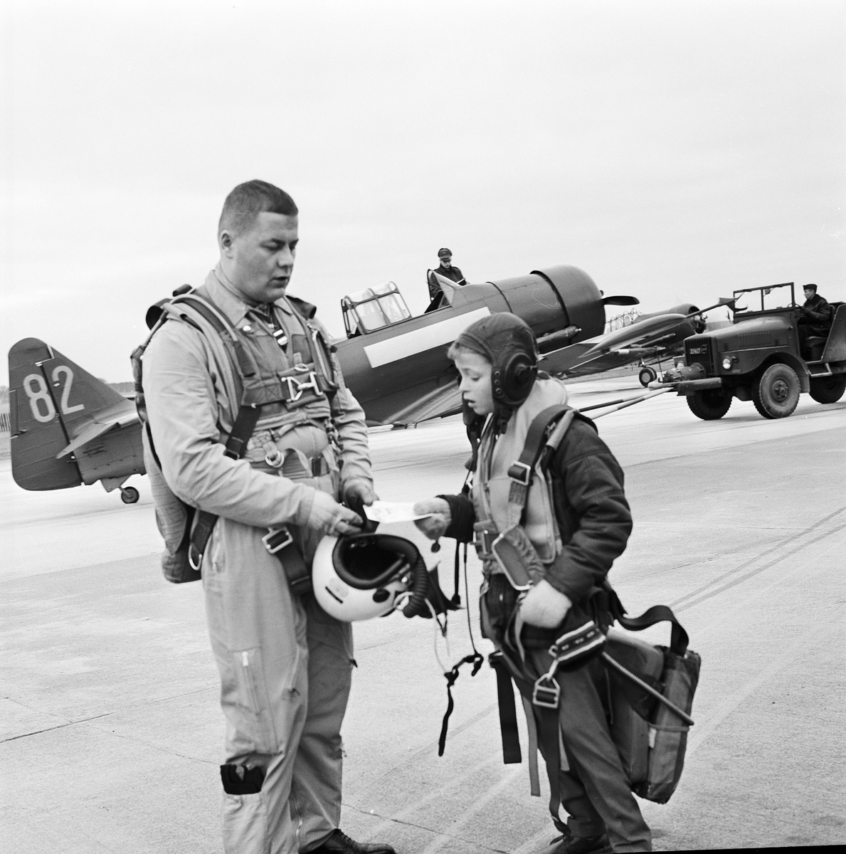 F 16, skolbarn i Uppland fick flygtur som belöning, Uppsala 1964