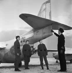 Flygare, F 16. FBU-are på övning fick studera flygplan, Upps