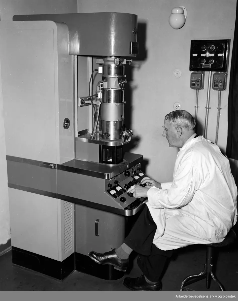Professor Theodor Thjøtta (1885-1955). Bakteriologisk Institutt. Juni 1951.
