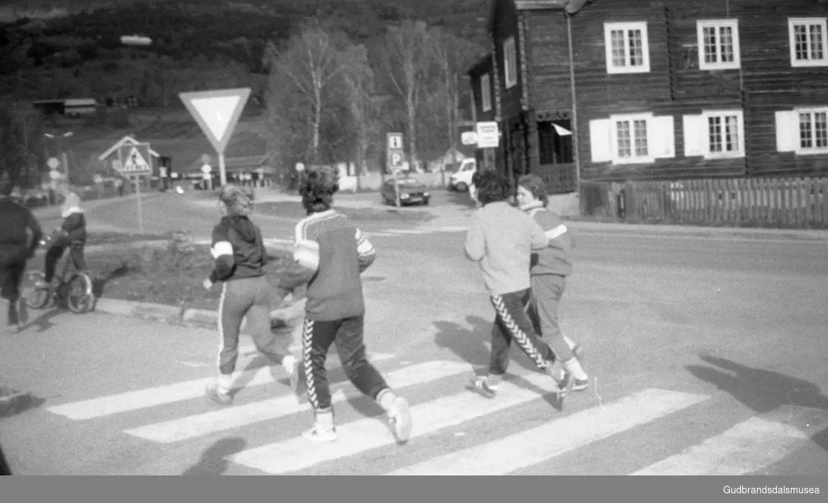 Prekeil'n, skuleavis Vågå ungdomsskule, ca 1985.
Joggetur fra skulen.