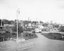 Vy över konst- och industriutställningen i Norrköping 1906. Från kronprins Gustafs invigning den 1 juni till avslutningscermonin i september passerade fler än 350 000 besökare mässan.