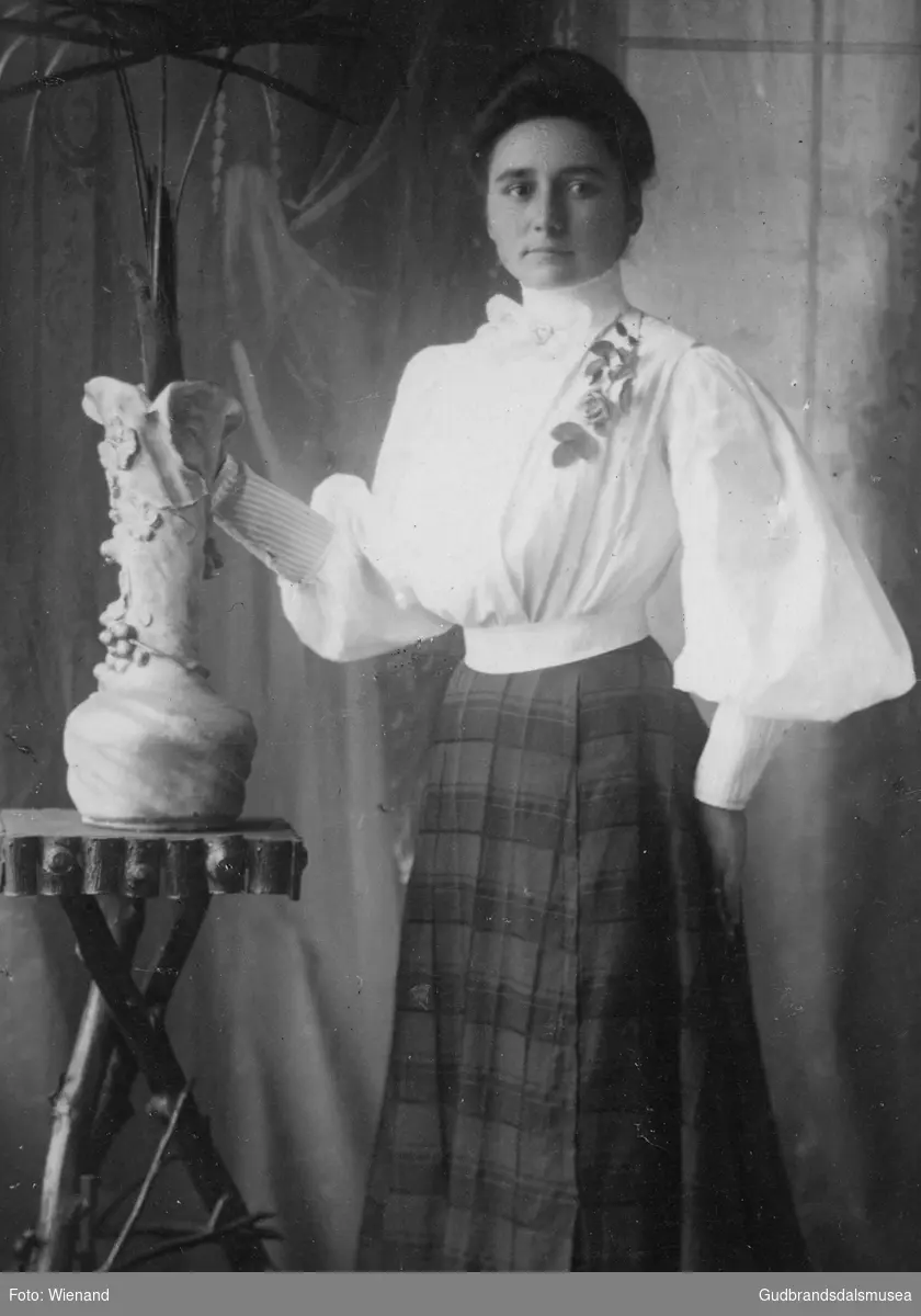 Pauline Lund (f. 1881 g. Hosar)