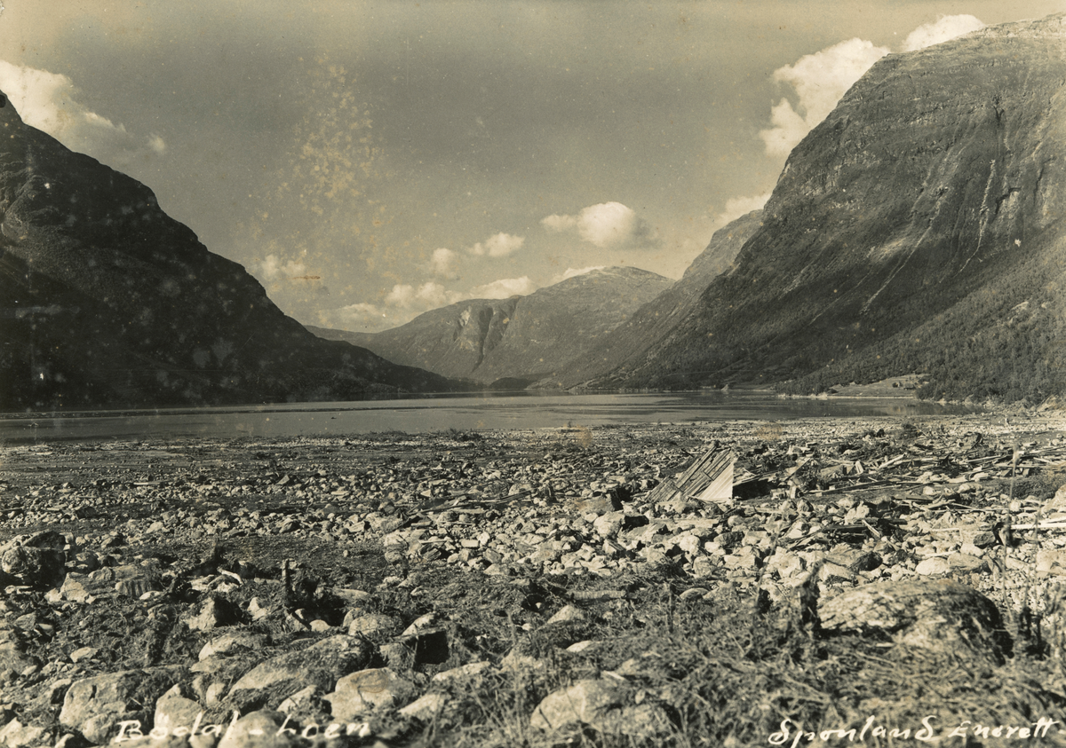 Motiv fra rasulykka i Lodalen 1936. Husruiner på Bødal.