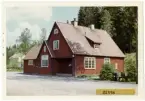 Vy vid Nitta .Station uppförd 1917enligt Arkitekt Rudolf Lagne,Göteborg ritningar. Envånings i trä, byggt i vinkel. Stationshuset såldes 1974 och ersattes med en öppen väntkur. Hållplatsen öppen tills banan lades ned 1985-06-02 Hållplats anlagd 1917