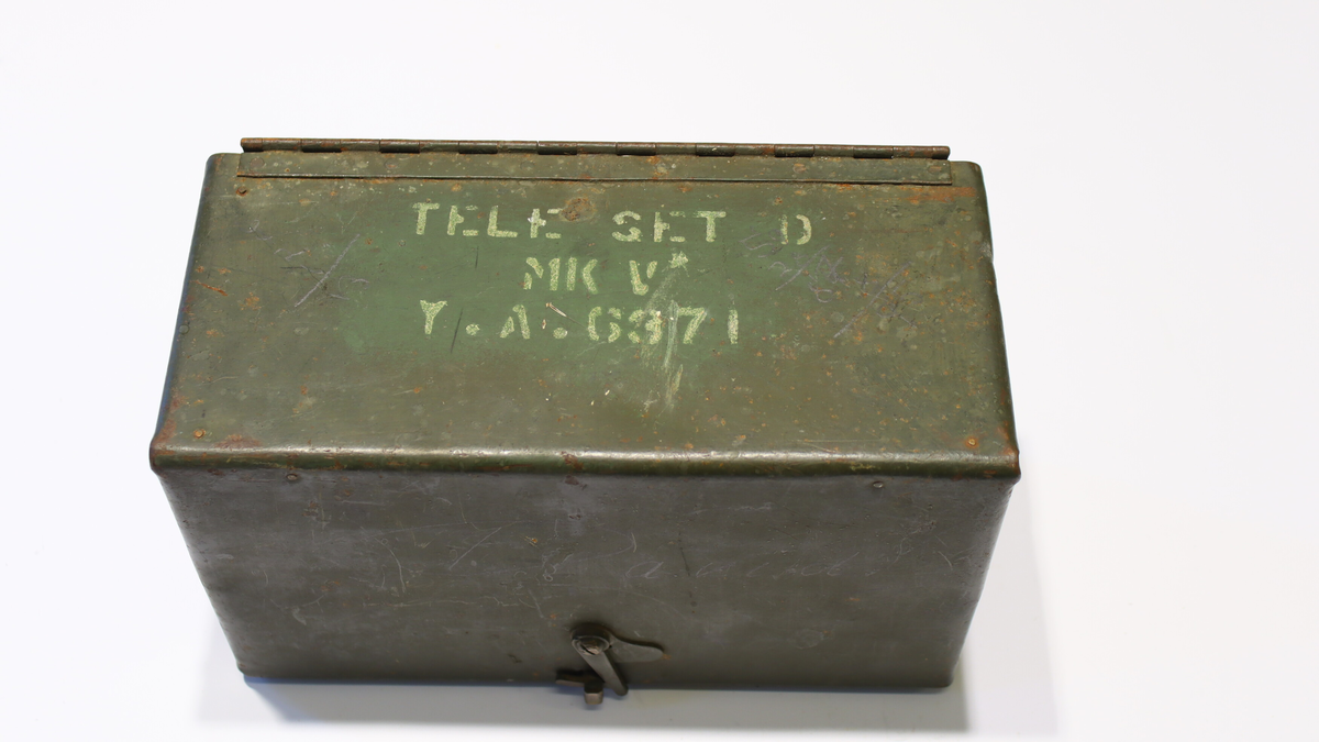 Kompakt feltboks for telegrafi og telefoni. Forsvaret.