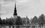Stora Tuna kyrka, Borlänge 1944.
Läs mer om Stora Tuna kyrka i boken: Dalarnas kyrkor i ord och bild.