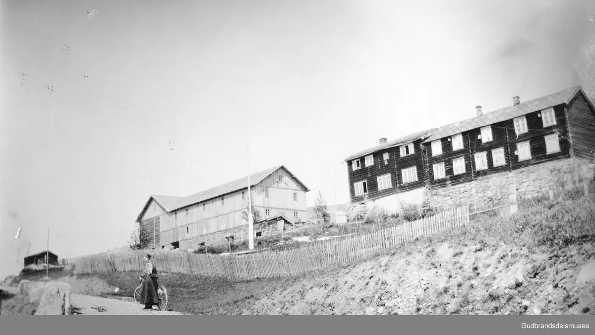 Postkort. Sygard Raastad

Innlånt album fra Knut Raastad, Sande (Nordherad), Vågå. Første eier; Ingrid Raastad 1920-1974