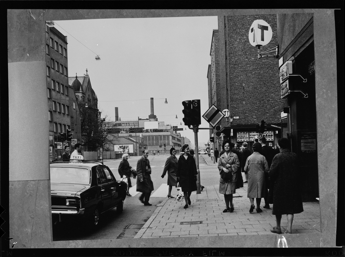 FOTOGRAFIER MED PÅKLISTARADE VITA LAPPAR