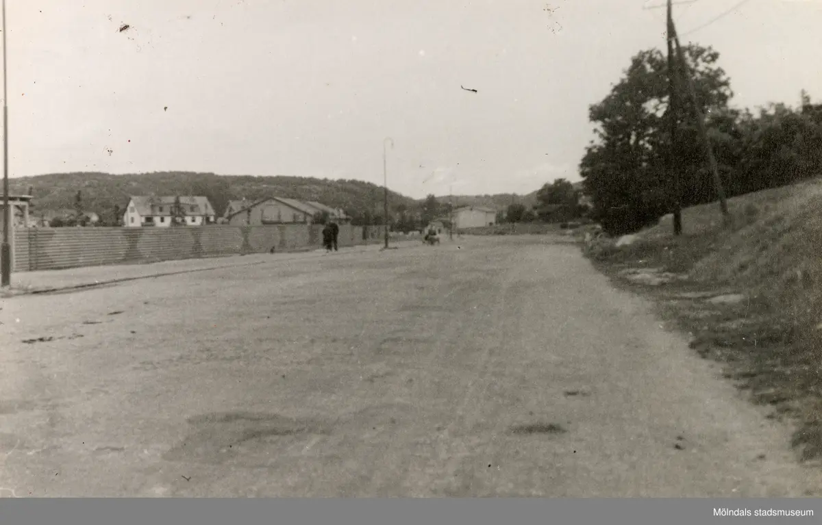 Åby i Mölndal, år 1935-1936. Intill Trav- och galoppbanan Åby. Arbetsstyrka ca 50 man. Kostnad 405000:-, Stadsbidrag 170000:-.