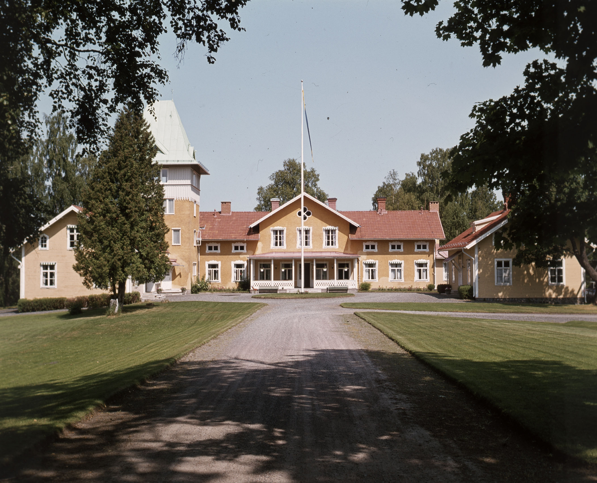 Ulfshyttans herrgård, Ulvshyttan 1973. Ulfshyttan, äldre stavning.
