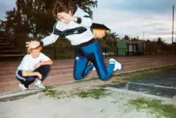 Idrettsmerkeprøve på Ottestad Idrettsplass i 1989. Anne Myhr