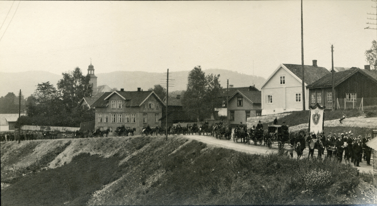 Fra ordfører Johan Jarnæs begravelse, gravfølge på Kirkegårdsveien.