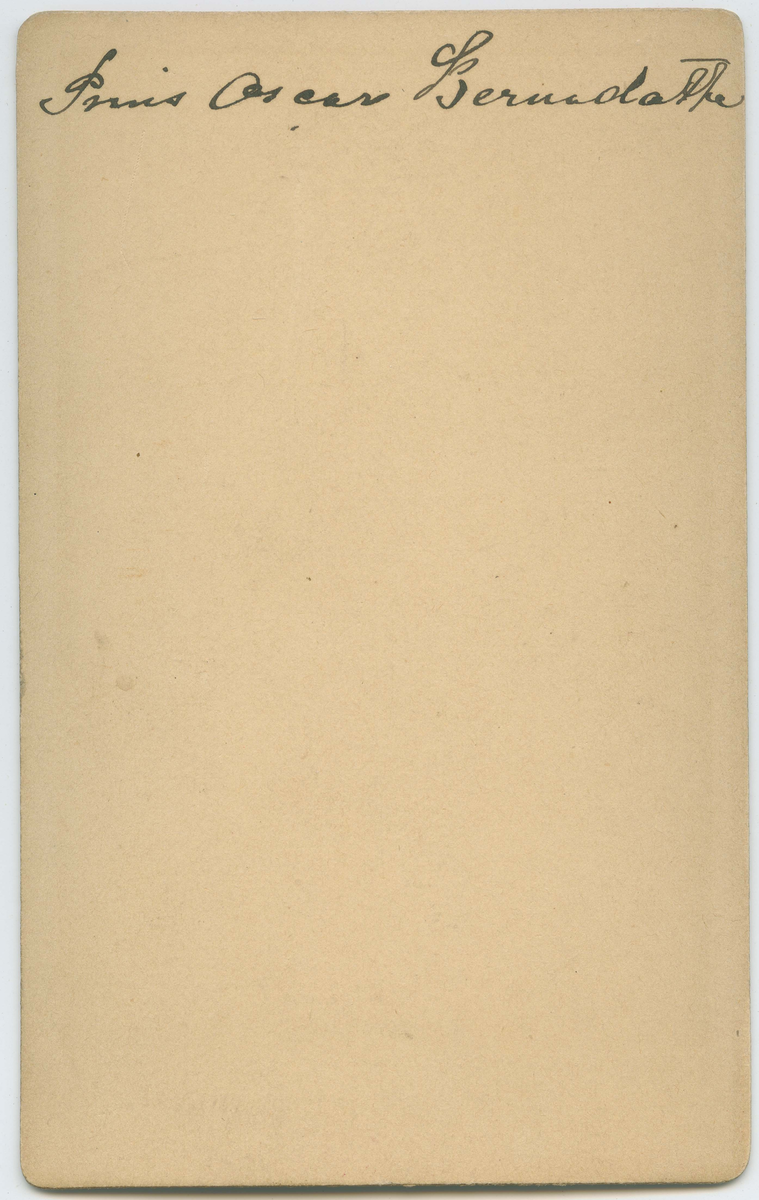 Porträtt på H. K. H. Prins Oscar Bernadotte föddes 15 november år 1859 och död 4 oktober år 1953.