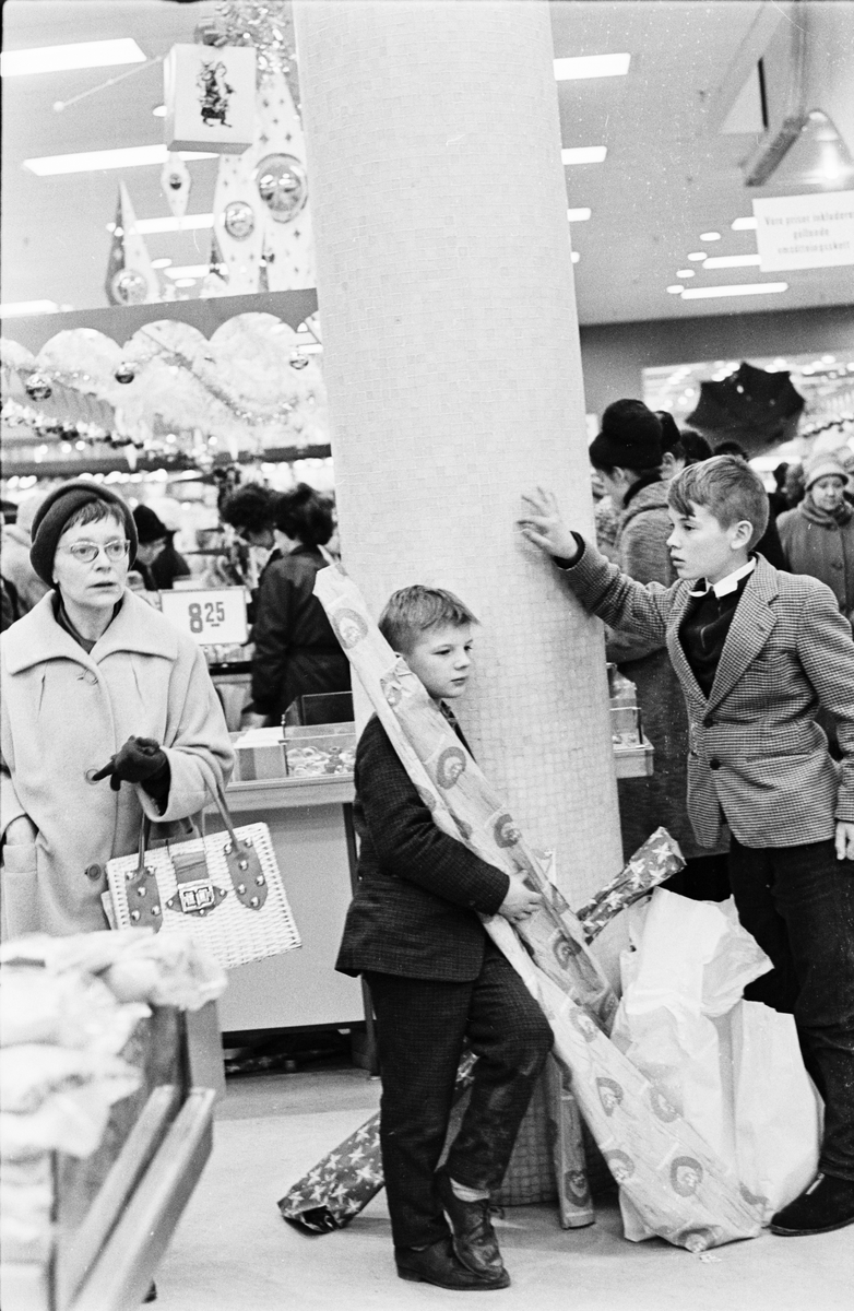 "Julhandeln livlig i år", Uppsala december 1962