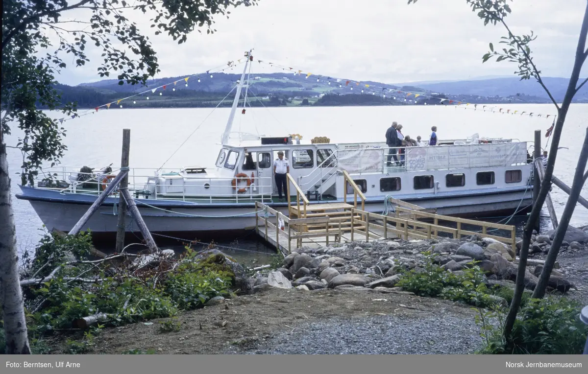 M/B Vilja ved Løvåsen brygge i Selbusjøen