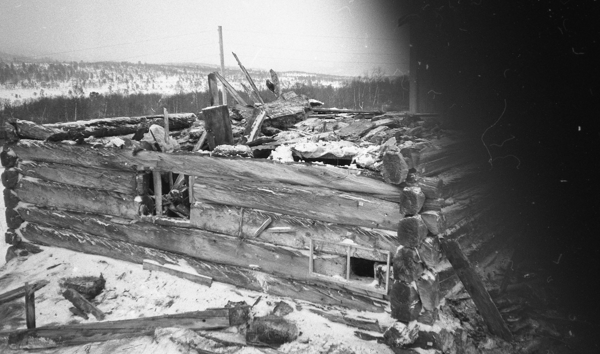 Nedtaking av stall, Løkken, Kvikneskogen
