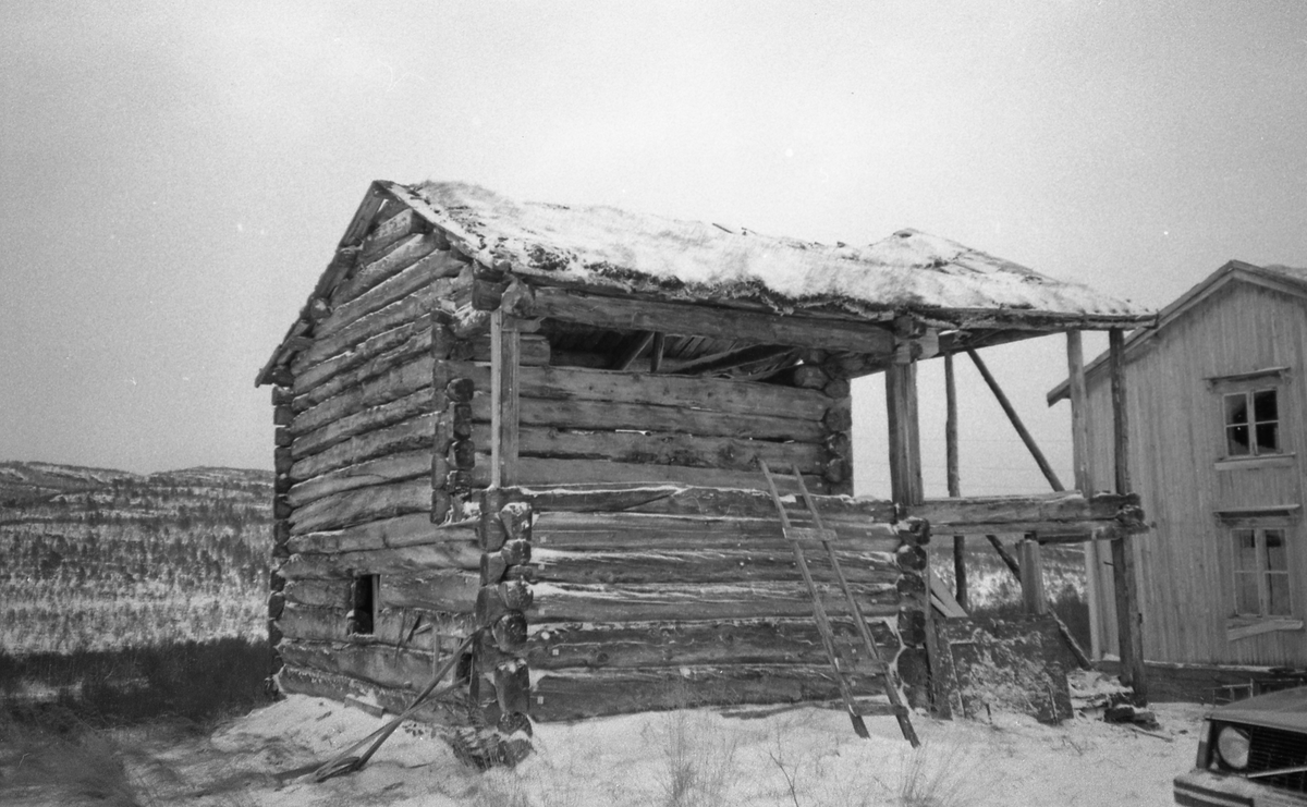 Nedtaking av stall, Løkken, Kvikneskogen