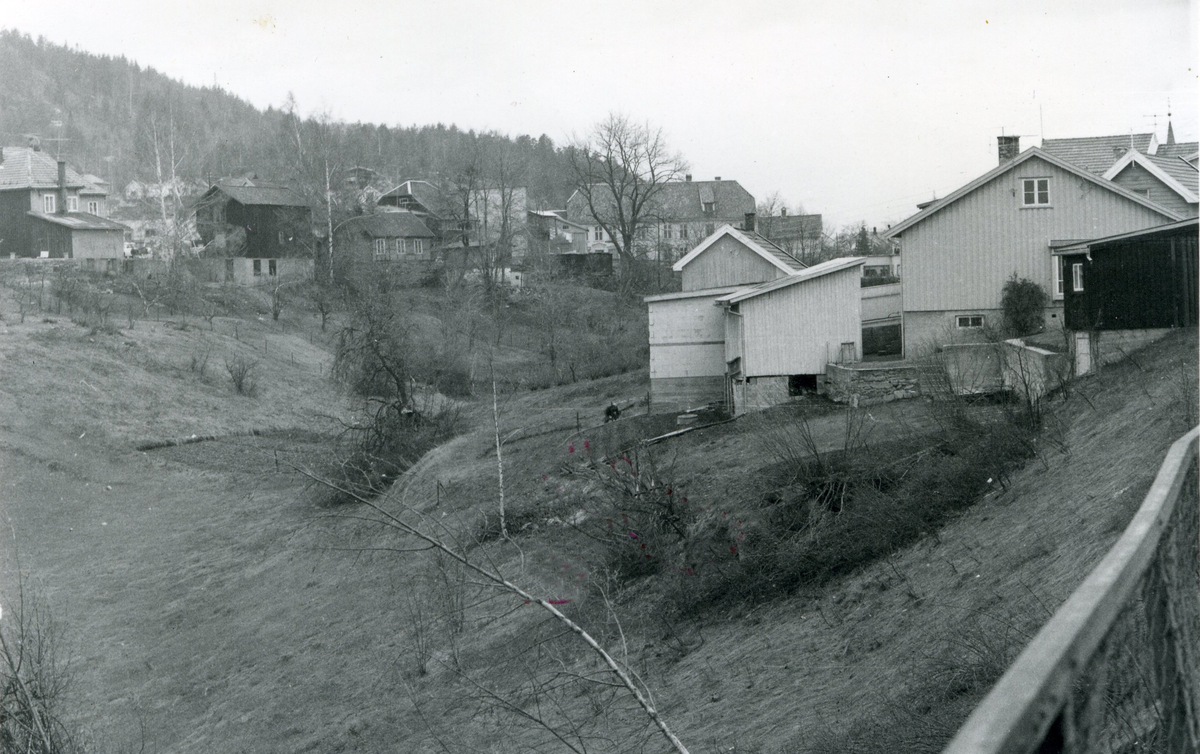 Hasbergtjerndalen (Steffensløkka) i.f.m. ererv av eiendommer til ny vei.