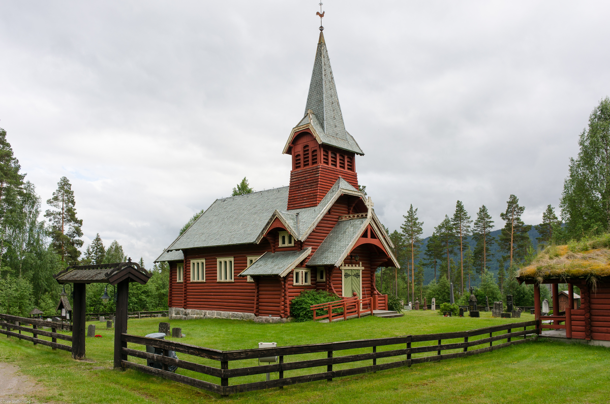Trekirke oppført i 1914.