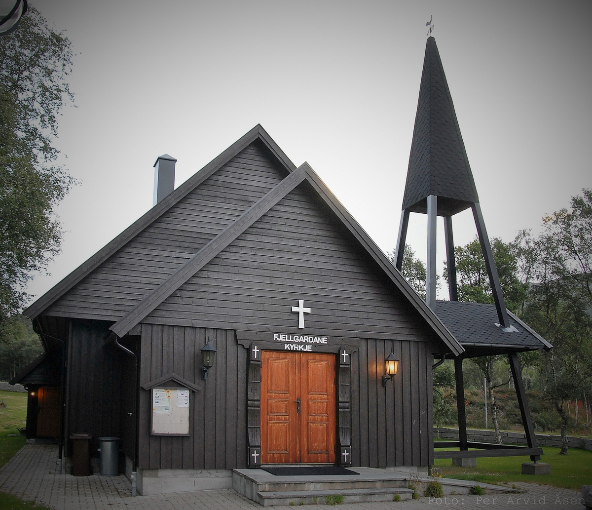 Trekirke oppført i 1955.