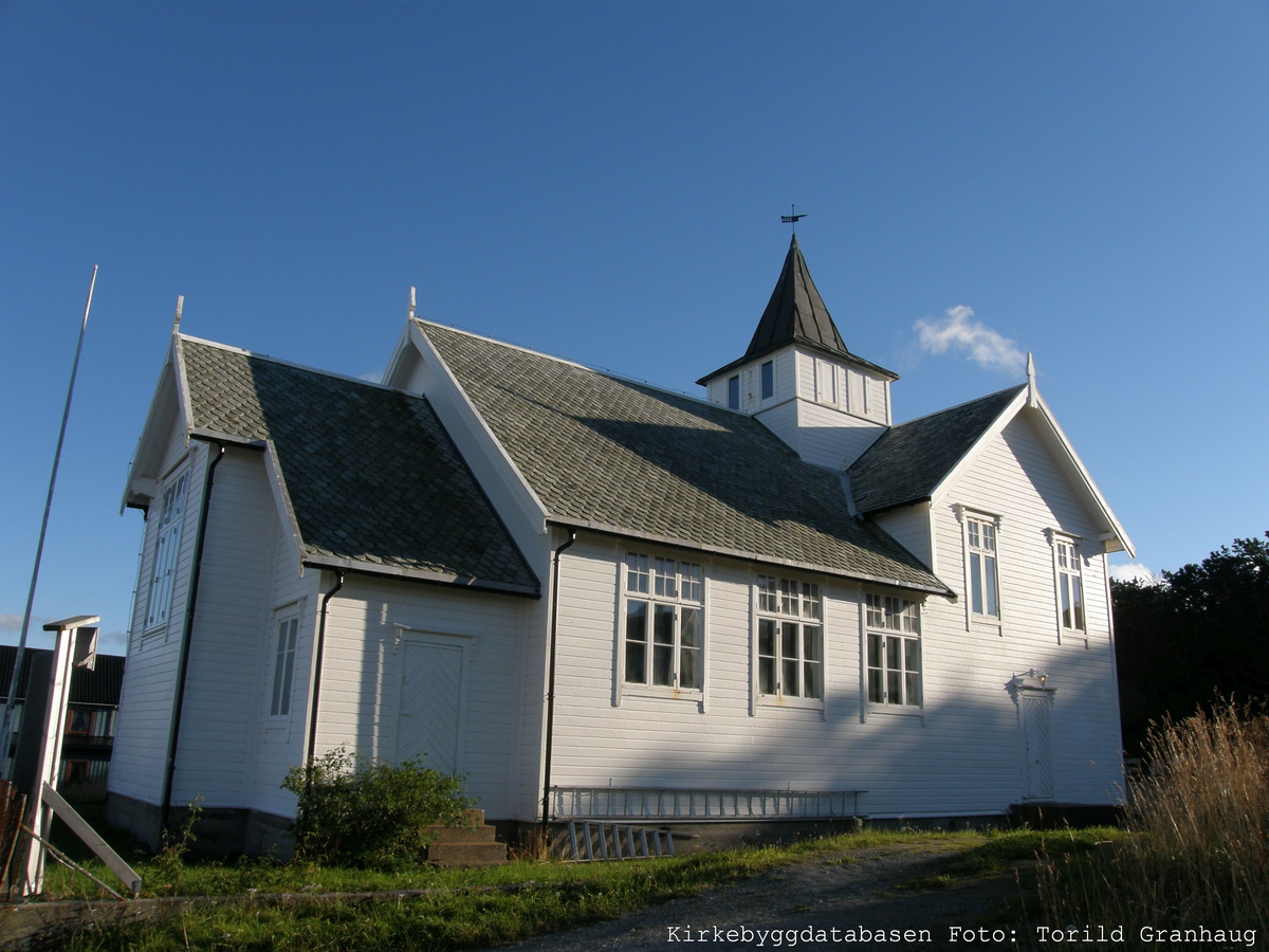 Trekirke oppført i 1925.