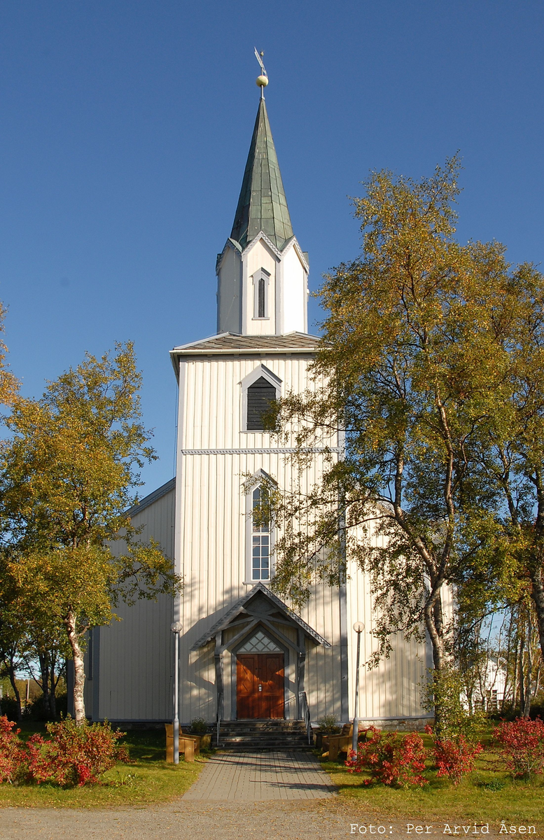 Trekirke oppført i 1886.
