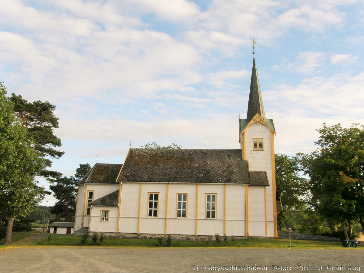Trekirke oppført i 1893.