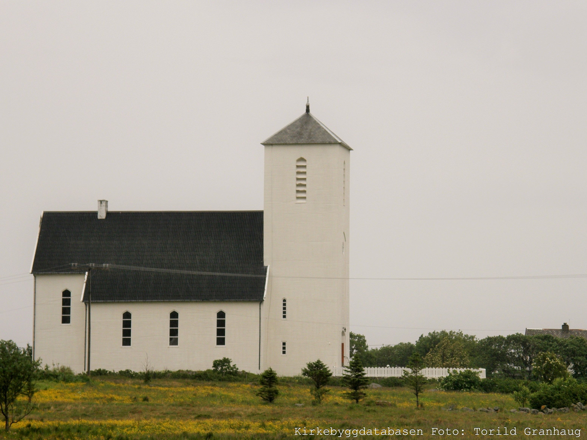 Mur/steinkirke oppført i 1939.