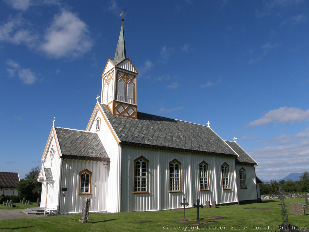 Trekirke oppført i 1796.
