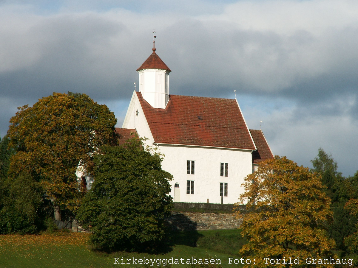 Steinkirke fra middelalderen, oppført ca år 1170.