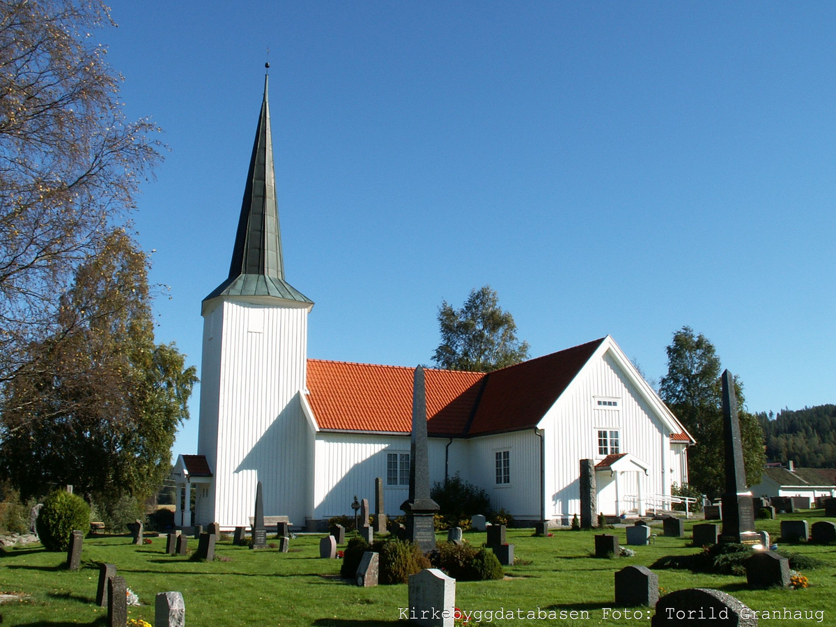Trekirke oppført i 1728.