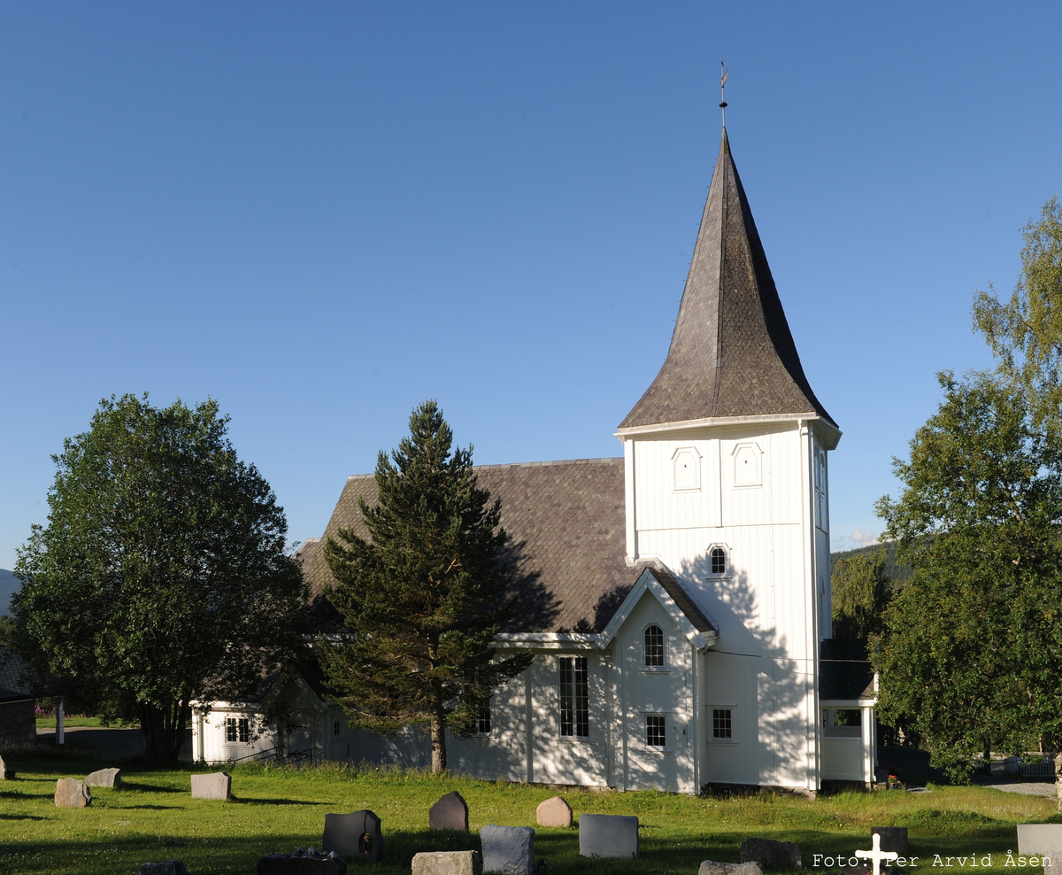 Trekirke oppført i 1932.