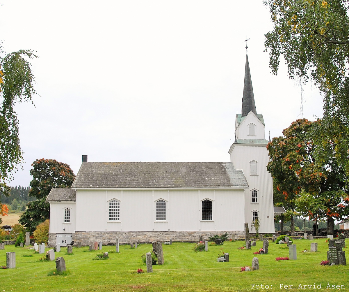 Trekirke oppført i 1870.