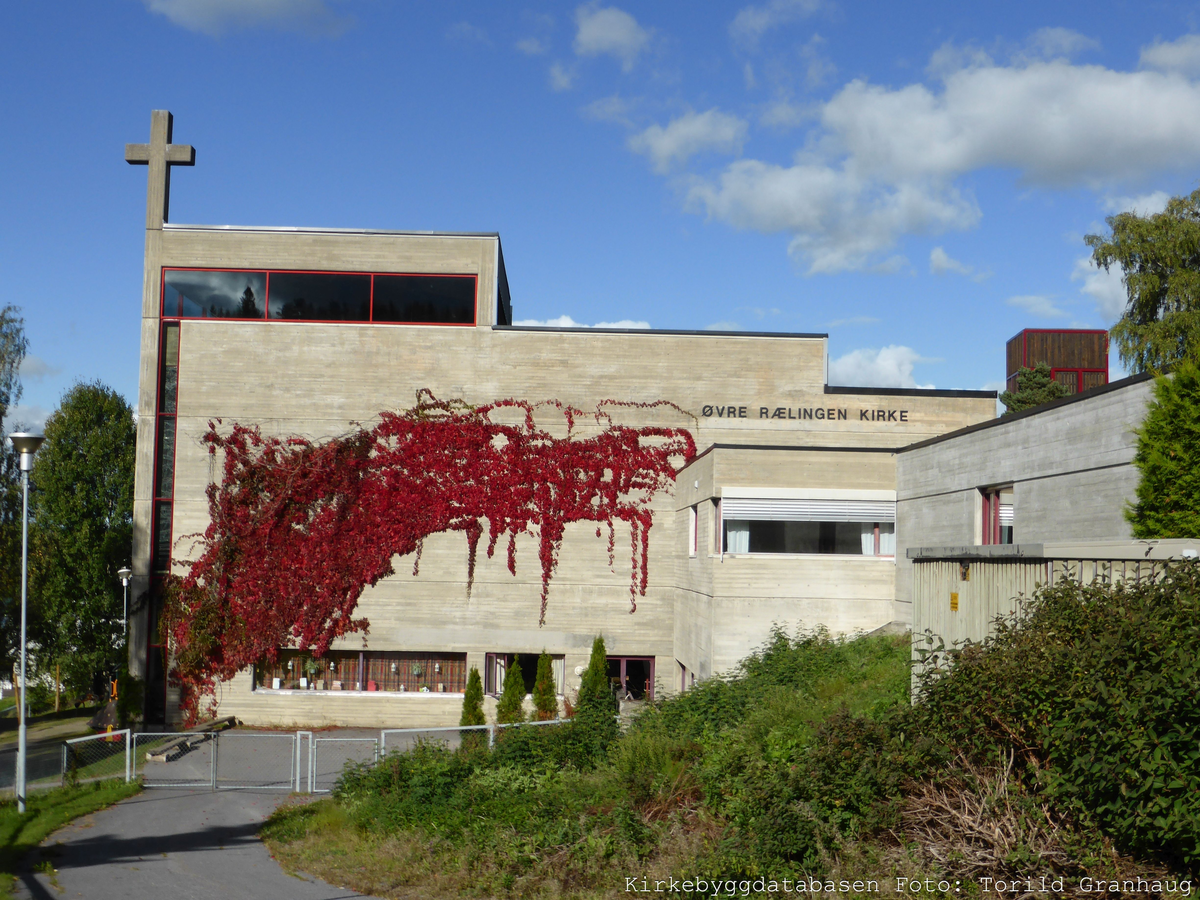 Mur/steinkirke oppført i 1972.