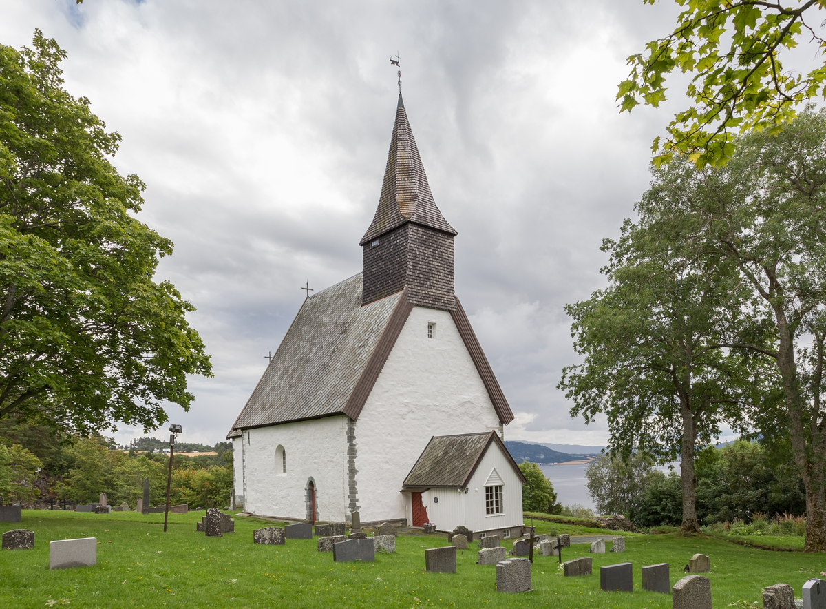 Steinkirke fra middelalderen, oppført ca år 1160.