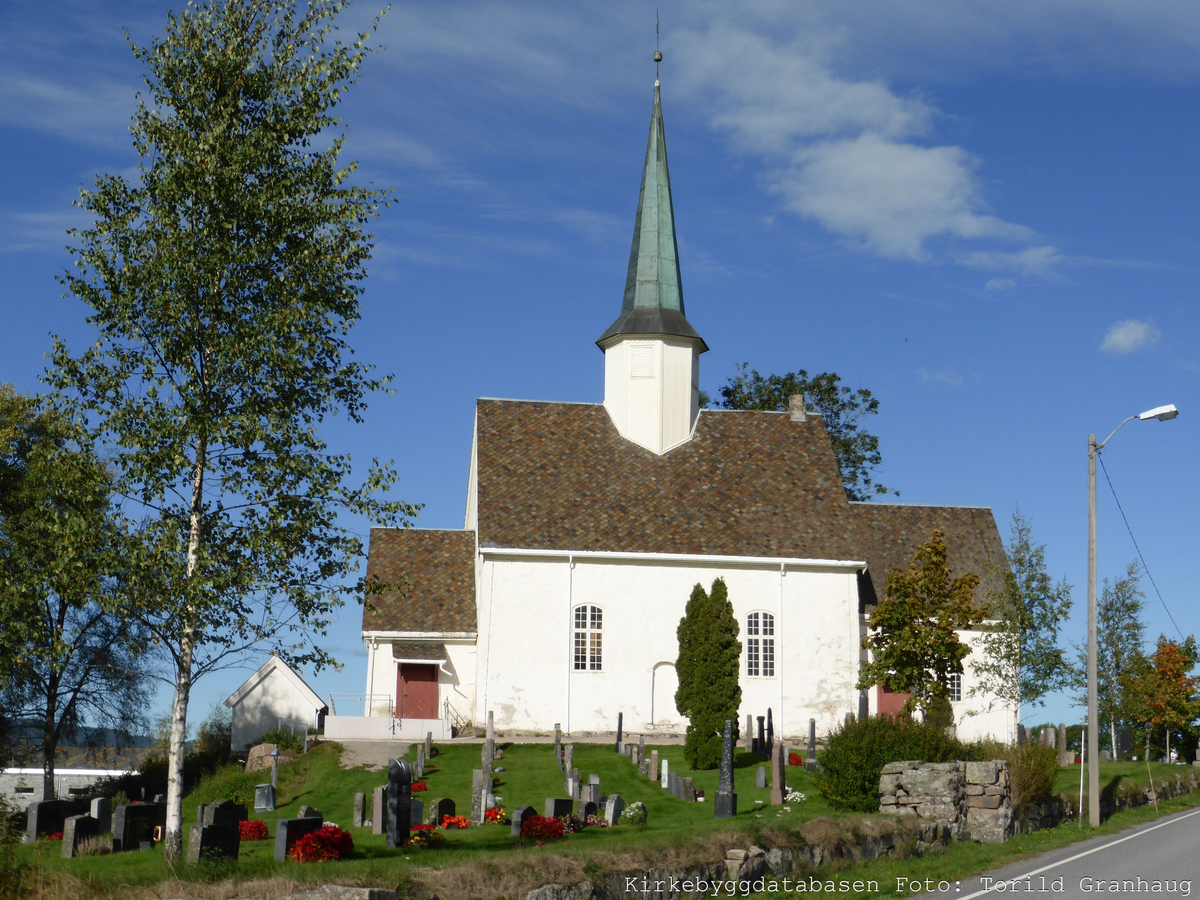 Steinkirke fra middelalderen, oppført ca år 1200.