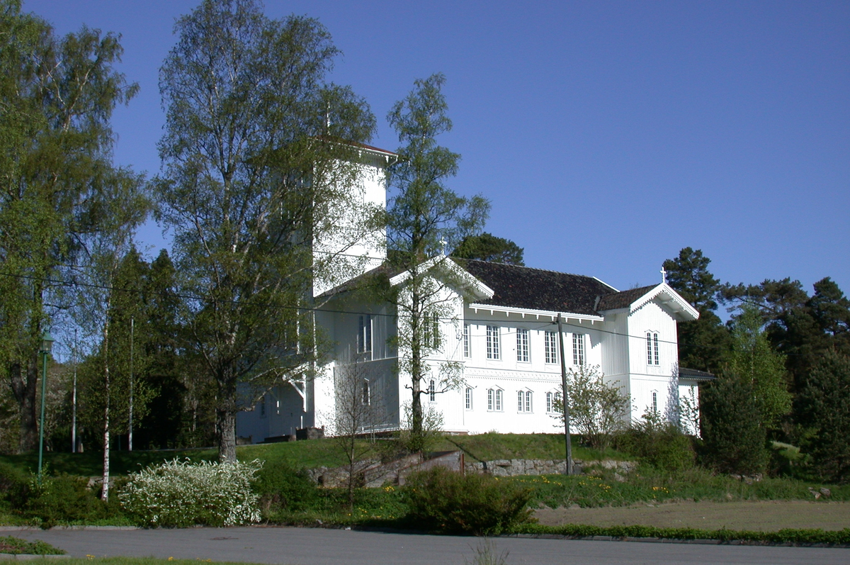 Trekirke oppført i 1849.