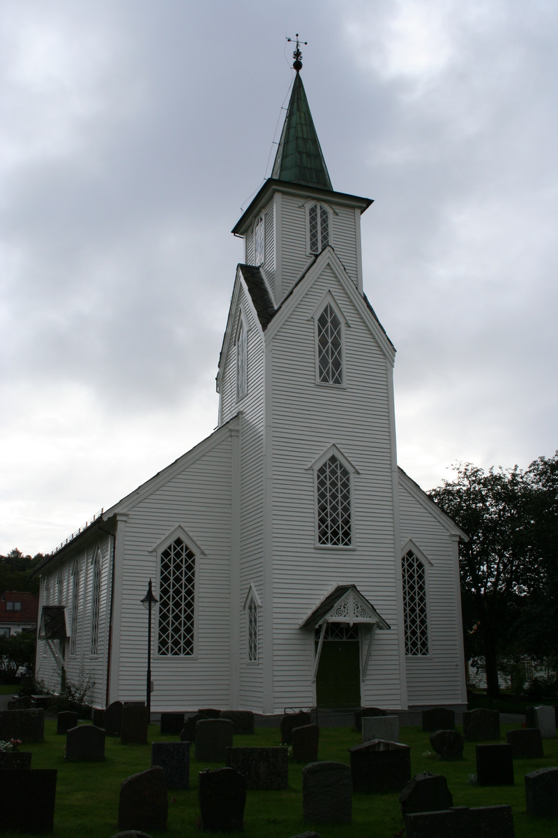 Trekirke oppført i 1870.